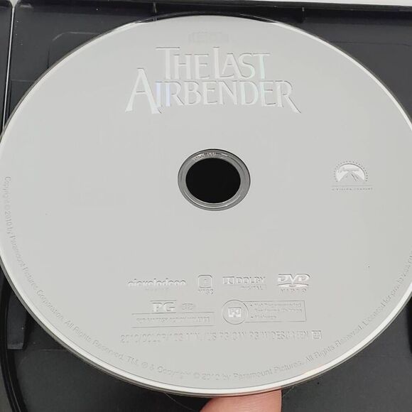 The Last Airbender (2010 Film) [DVD] - Picture 2 of 4